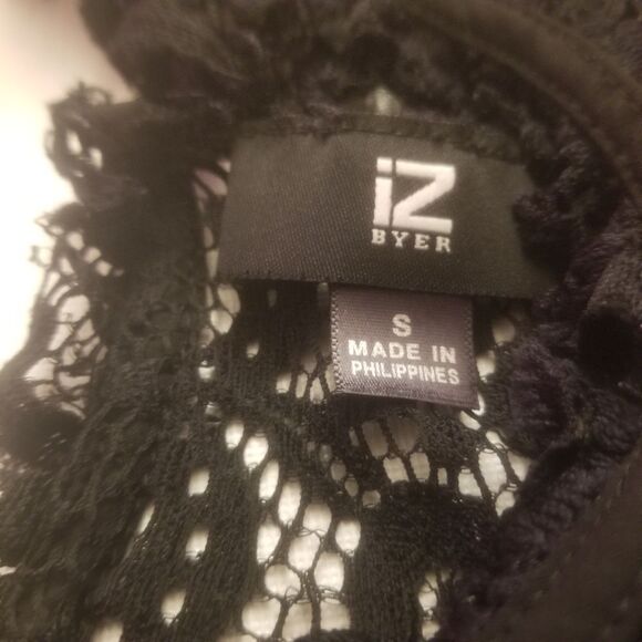 Iz Byer Mock Neck Sleeveless Flare Top Black Lace Overlay White Lining Sz Small - Picture 5 of 8